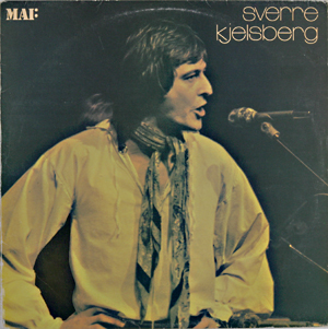 I 1975 ble Sverre Kjelsberg ansatt ved Hålogaland Teater, og hans første LP på egen hånd, ''Sverre Kjelsberg (Etter mørketia)'' (1979), inneholdt flere sanger fra teatrets forestillinger