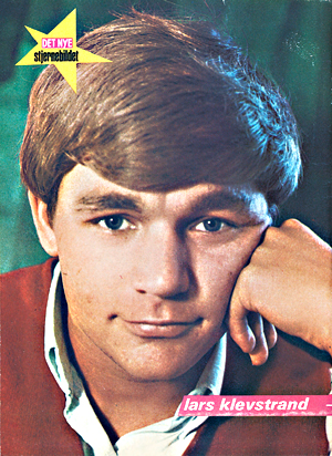Allerede etter den første plateutgivelsen figurerte Lars Klevstrand med intervju og «stjernebilde» i ukeblad (Det Nye, januar 1969)