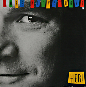 ''Her'' (1978) var en visesamling med så vidt forskjellige sangskrivere som Andrew Lloyd Webber («Høyt flyr du») og Alf Prøysen/Geirr Tveitt («Lomnæsvisa»)